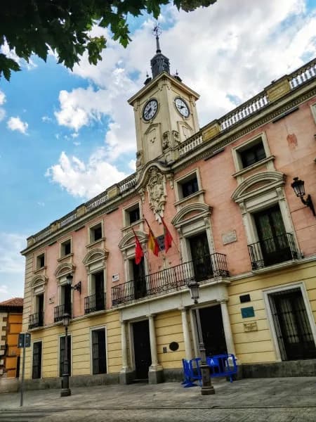 Que ver en Alcalá, Ayuntamiento