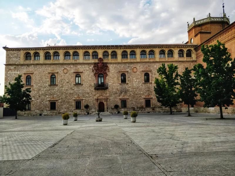 Que ver en Alcalá, el Obispado