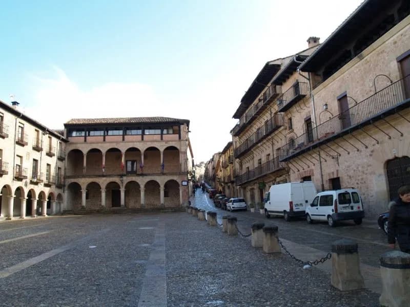 Que ver en Guadalajara, Plaza Mayor de Sigüenza