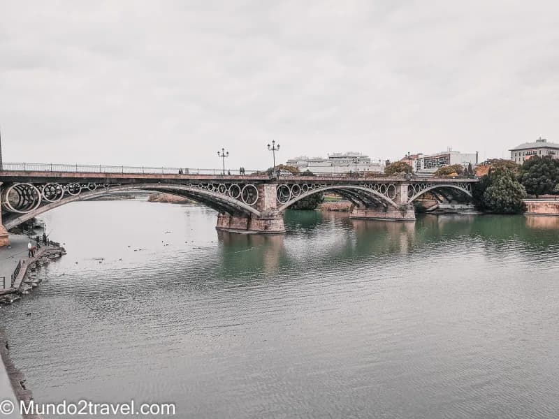 Qué ver en Sevilla, Triana y el puente de Triana